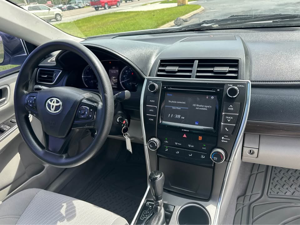 TOYOTA CAMRY 2016 LE – Reliable Sedan | White | Call 📞 0244568056 | Pay Ghana Cedi (GHS) Equivalent