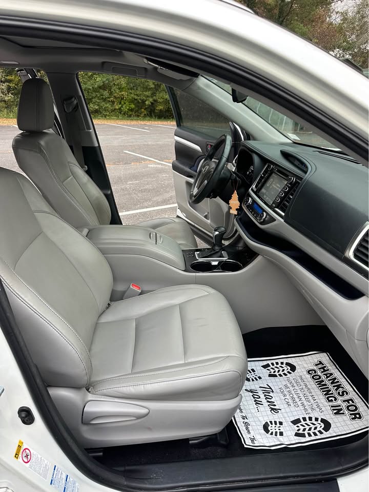 TOYOTA HIGHLANDER 2016 XLE AWD – Clean USA Import | 7-Seater SUV Ghana | Call 📞 0244568056 | Pay Ghana Cedi (GHS) Equivalent