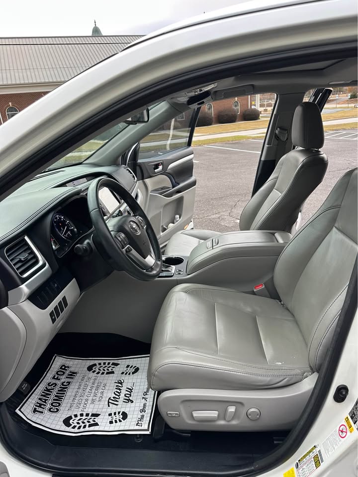 TOYOTA HIGHLANDER 2016 XLE AWD – Clean USA Import | 7-Seater SUV Ghana | Call 📞 0244568056 | Pay Ghana Cedi (GHS) Equivalent