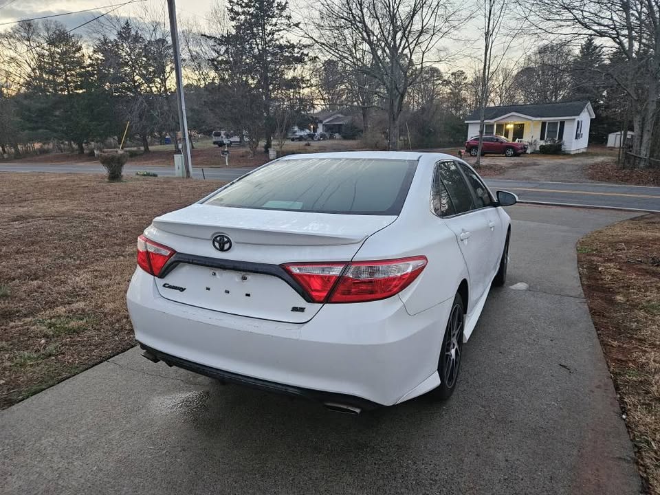 TOYOTA CAMRY 2017 SE – Sport Sedan | Super White | Call 📞 0244568056 | Pay Ghana Cedi (GHS) Equivalent