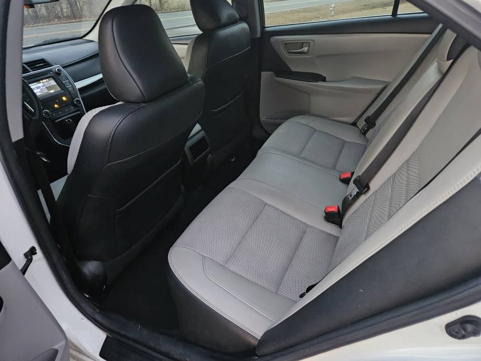 TOYOTA CAMRY 2017 SE – Sport Sedan | Super White | Call 📞 0244568056 | Pay Ghana Cedi (GHS) Equivalent