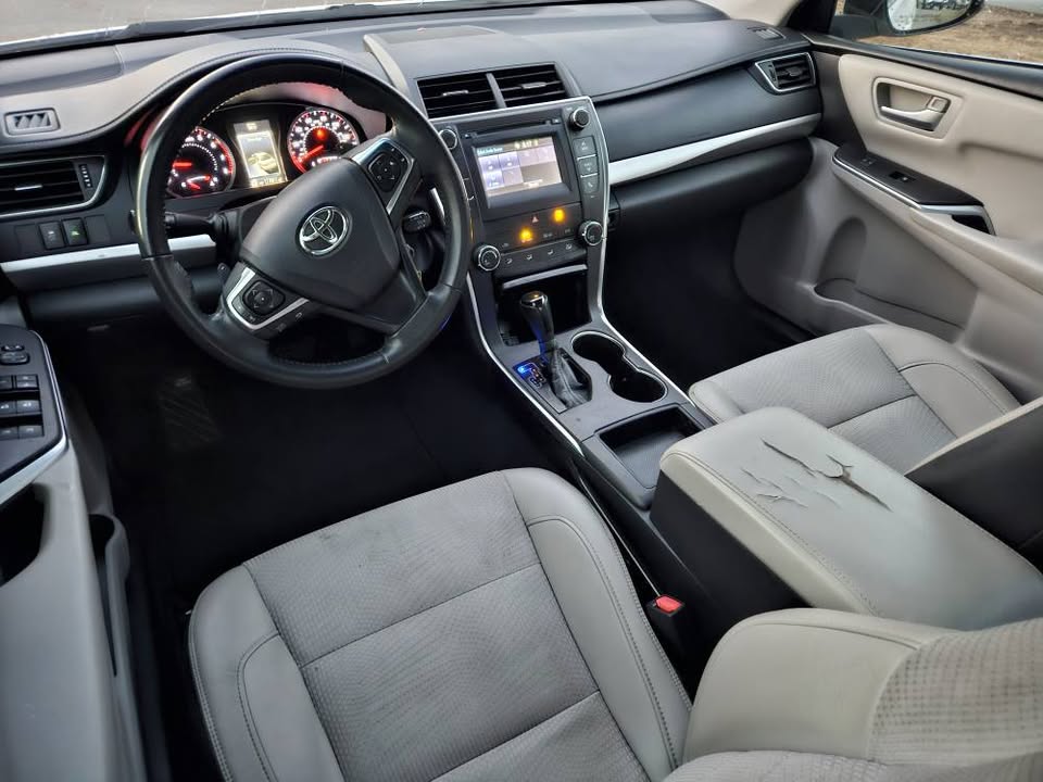 TOYOTA CAMRY 2017 SE – Sport Sedan | Super White | Call 📞 0244568056 | Pay Ghana Cedi (GHS) Equivalent