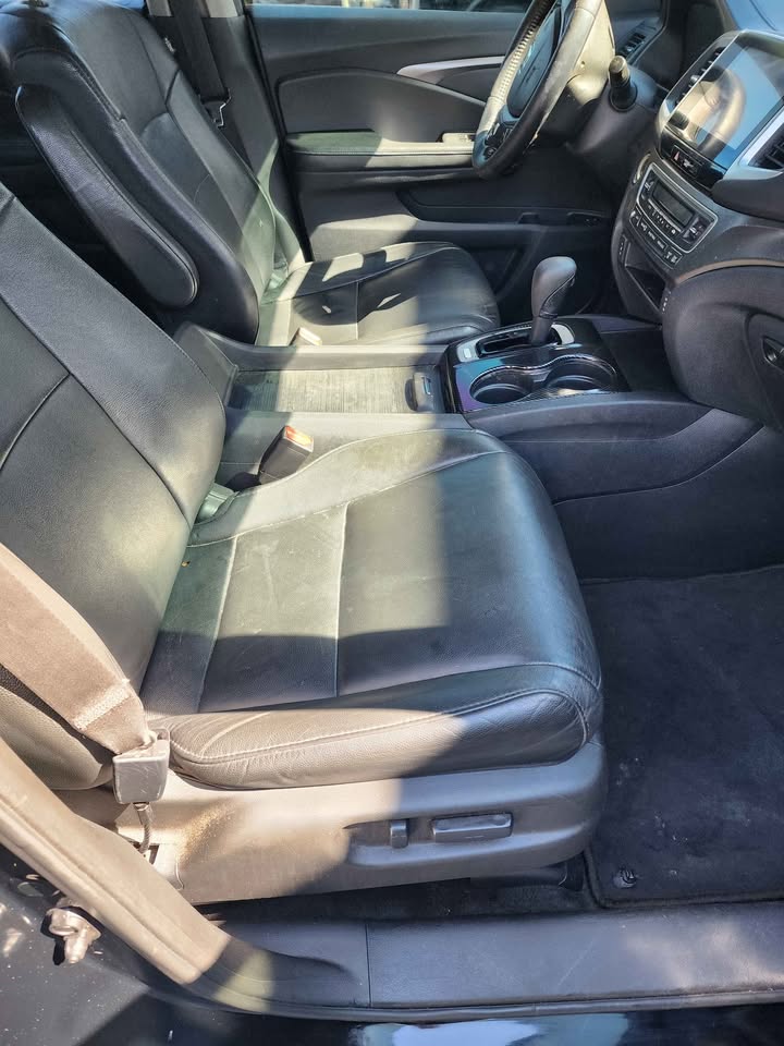 HONDA PILOT 2017 EX-L AWD – Leather Interior | Power Tailgate | V6 8-Seater SUV Ghana | Call 📞 0244568056 | Pay Ghana Cedi (GHS) Equivalent