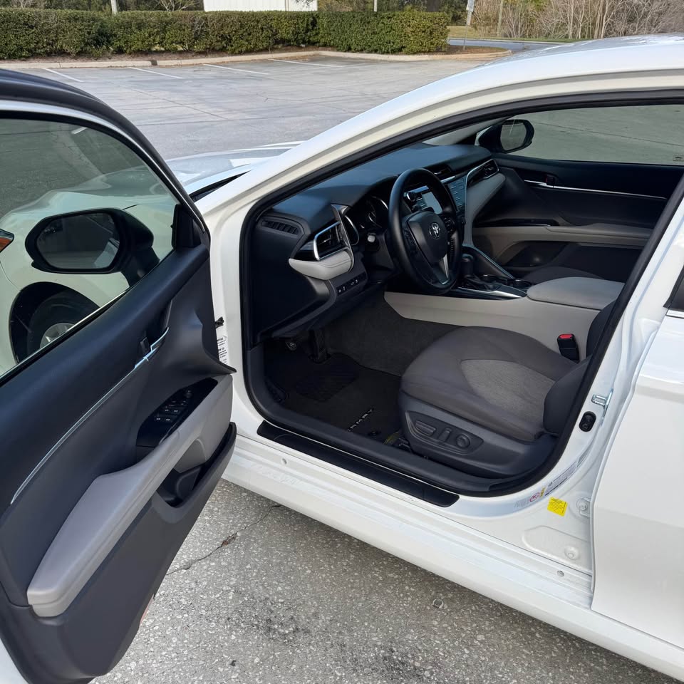 TOYOTA CAMRY 2018 LE – White | 172k Miles | Call 📞 0244568056 | Pay Ghana Cedi (GHS) Equivalent