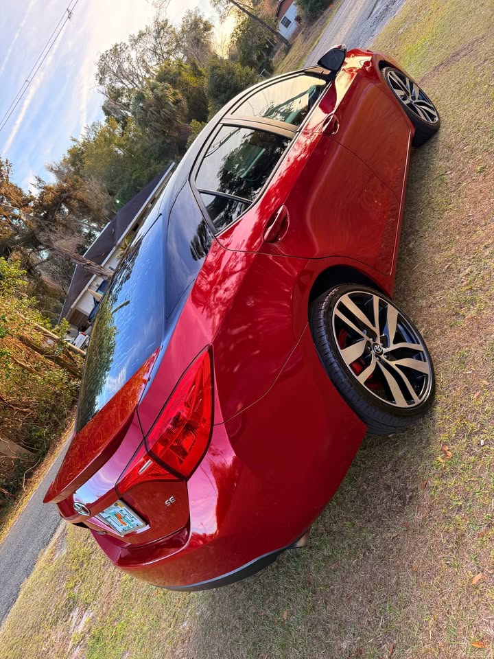 TOYOTA COROLLA 2019 SE – 23K Miles | Barcelona Red Sport Edition | Call 📞 0244568056 | Pay Ghana Cedi (GHS) Equivalent