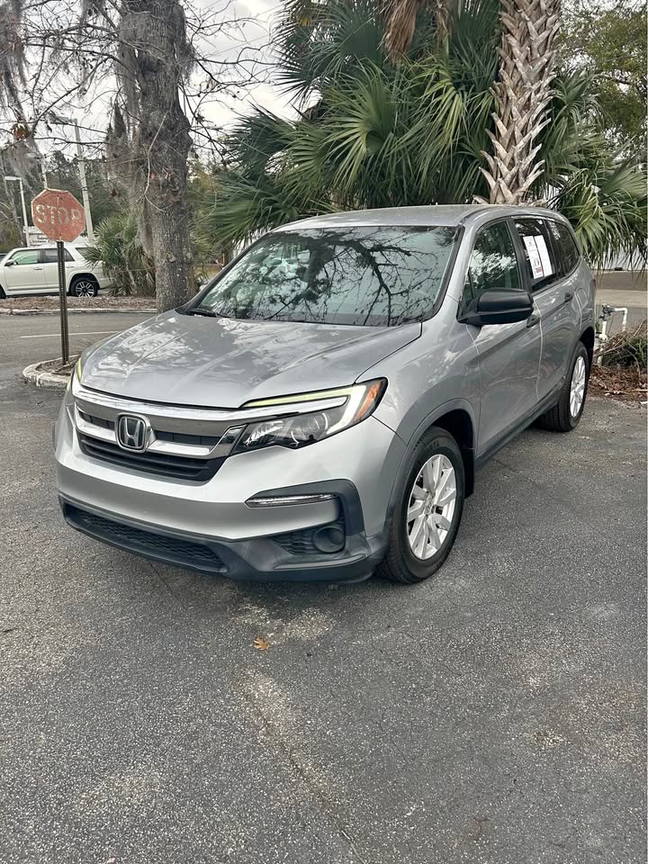HONDA PILOT 2019 LX – Lunar Silver Metallic | Clean Title 8 Seater SUV Ghana | Call 📞 0244568056 | Pay Ghana Cedi (GHS) Equivalent