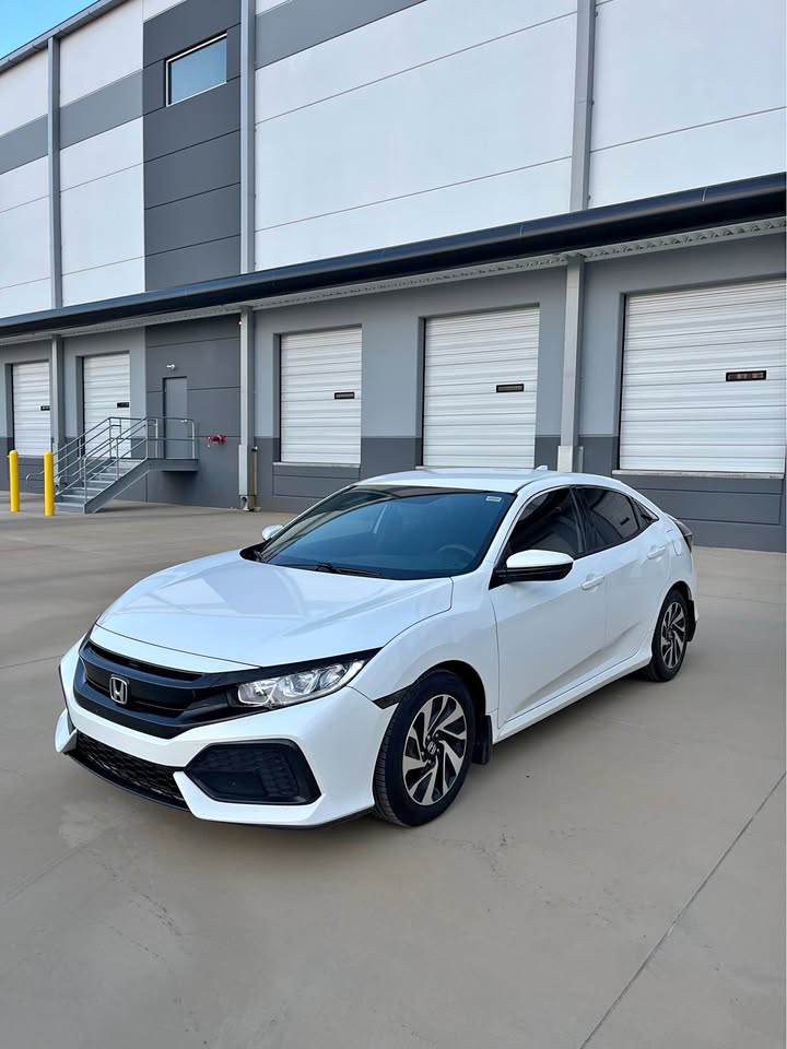 HONDA CIVIC HATCHBACK 2019 – 1.5L Turbo Sport | Platinum White | Call 📞 0244568056 | Pay Ghana Cedi (GHS) Equivalent