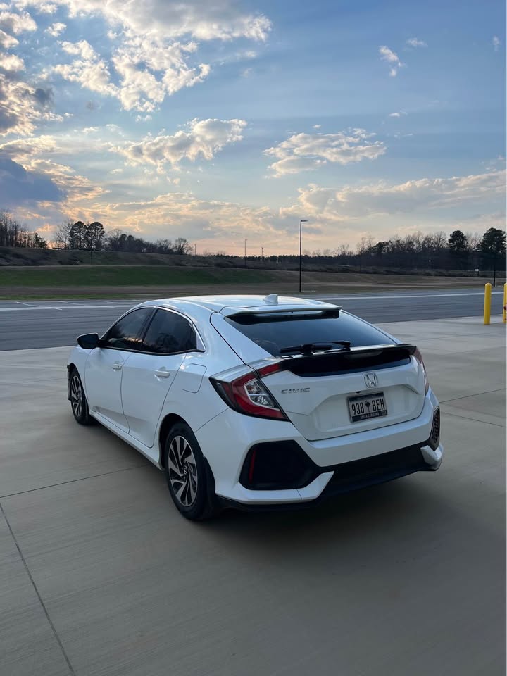 HONDA CIVIC HATCHBACK 2019 – 1.5L Turbo Sport | Platinum White | Call 📞 0244568056 | Pay Ghana Cedi (GHS) Equivalent