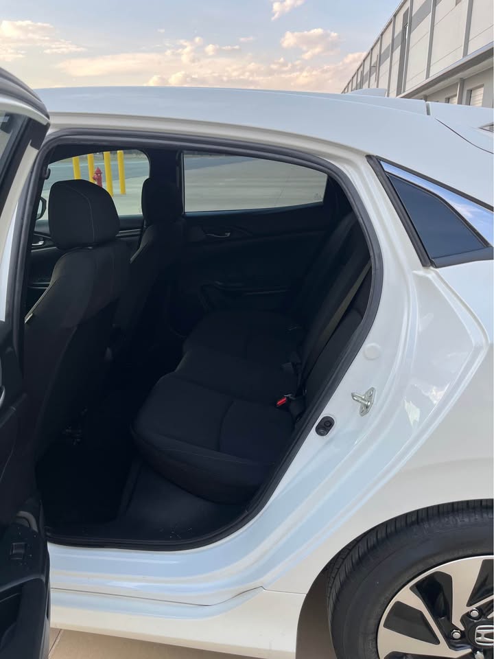 HONDA CIVIC HATCHBACK 2019 – 1.5L Turbo Sport | Platinum White | Call 📞 0244568056 | Pay Ghana Cedi (GHS) Equivalent