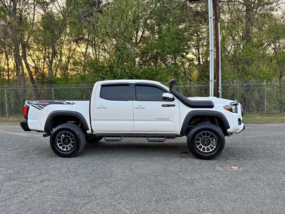 TOYOTA TACOMA 2019 TRD SPORT 4WD – White | Manual V6 | Off-Road Build | Call 📞 0244568056