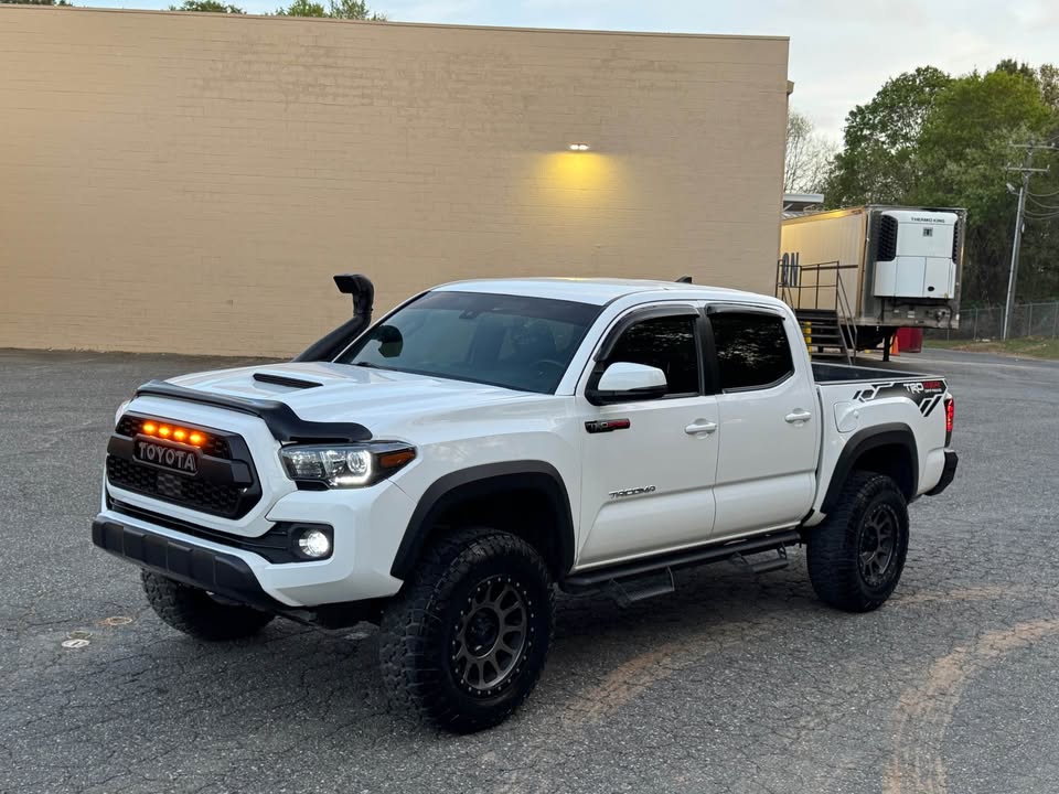 TOYOTA TACOMA 2019 TRD SPORT 4WD – White | Manual V6 | Off-Road Build | Call 📞 0244568056