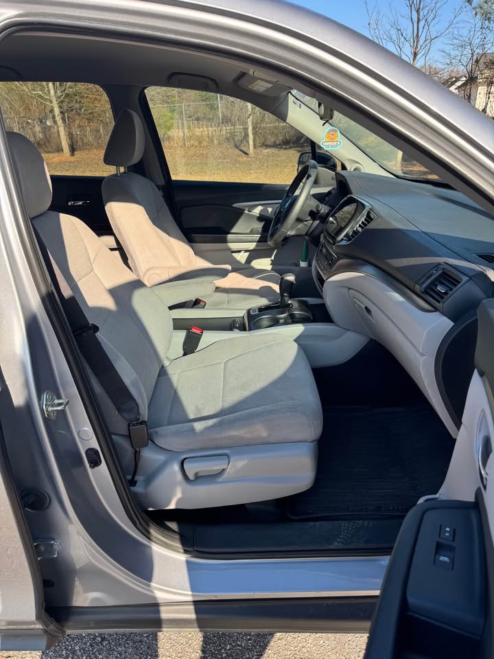 HONDA PILOT 2020 EX AWD – Lunar Silver Metallic | 8 Seater Intelligent Traction SUV Ghana | Call 📞 0244568056 | Pay Ghana Cedi (GHS) Equivalent