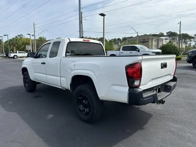 TOYOTA TACOMA 2020 SR – Super White | Strong Pickup | Call 📞 0244568056 | Pay Ghana Cedi (GHS) Equivalent