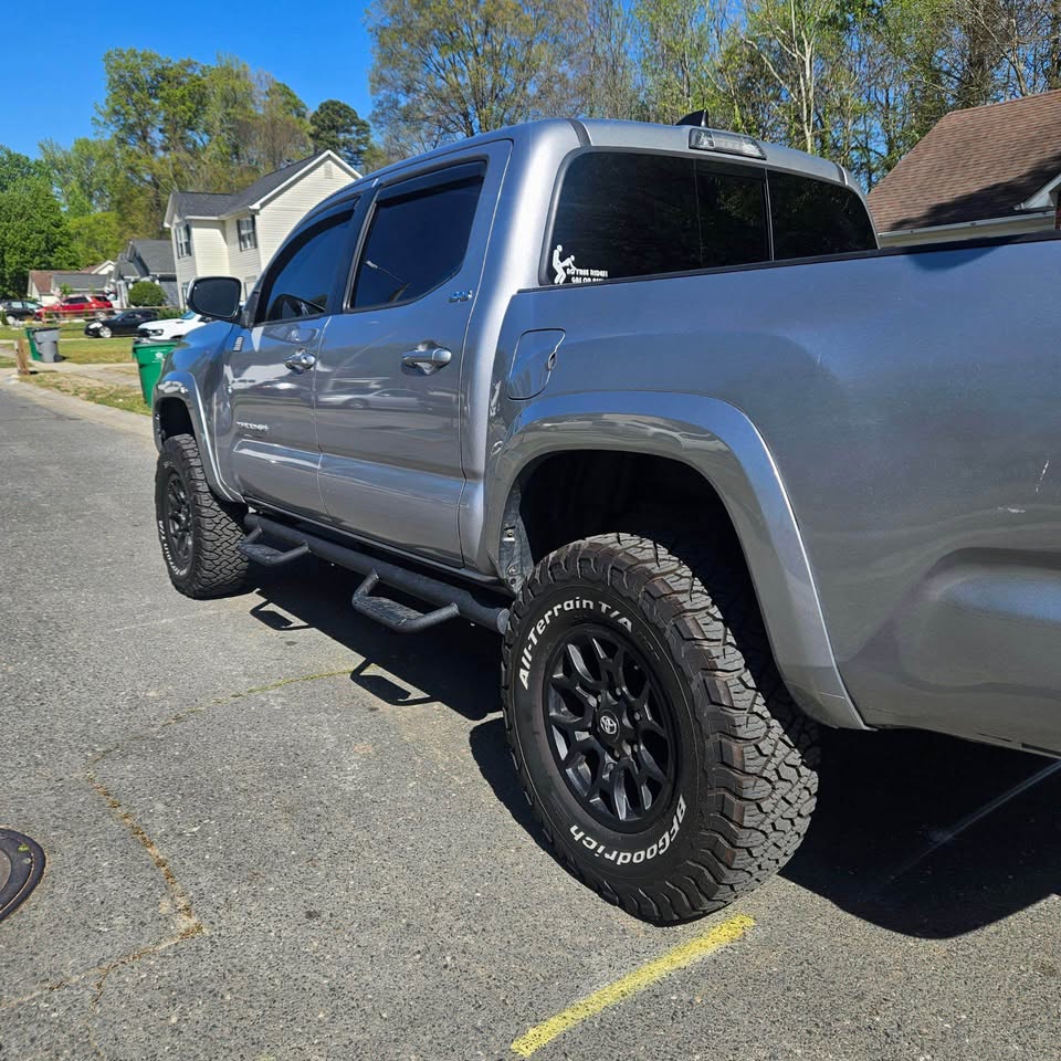 TOYOTA TACOMA 2020 SR5 TRD OFF ROAD – Silver Sky Metallic | Lifted | Call 📞 0244568056 | Pay Ghana Cedi (GHS) Equivalent