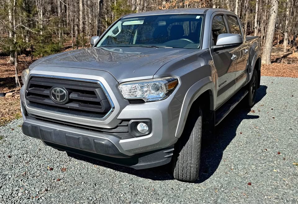 TOYOTA TACOMA 2021 SR – Silver Sky Metallic | Low Mileage | Call 📞 0244568056 | Pay Ghana Cedi (GHS) Equivalent