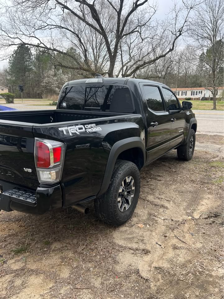 TOYOTA TACOMA 2022 TRD OFF-ROAD – Black | V6 4WD | Low Mileage | Call 📞 0244568056