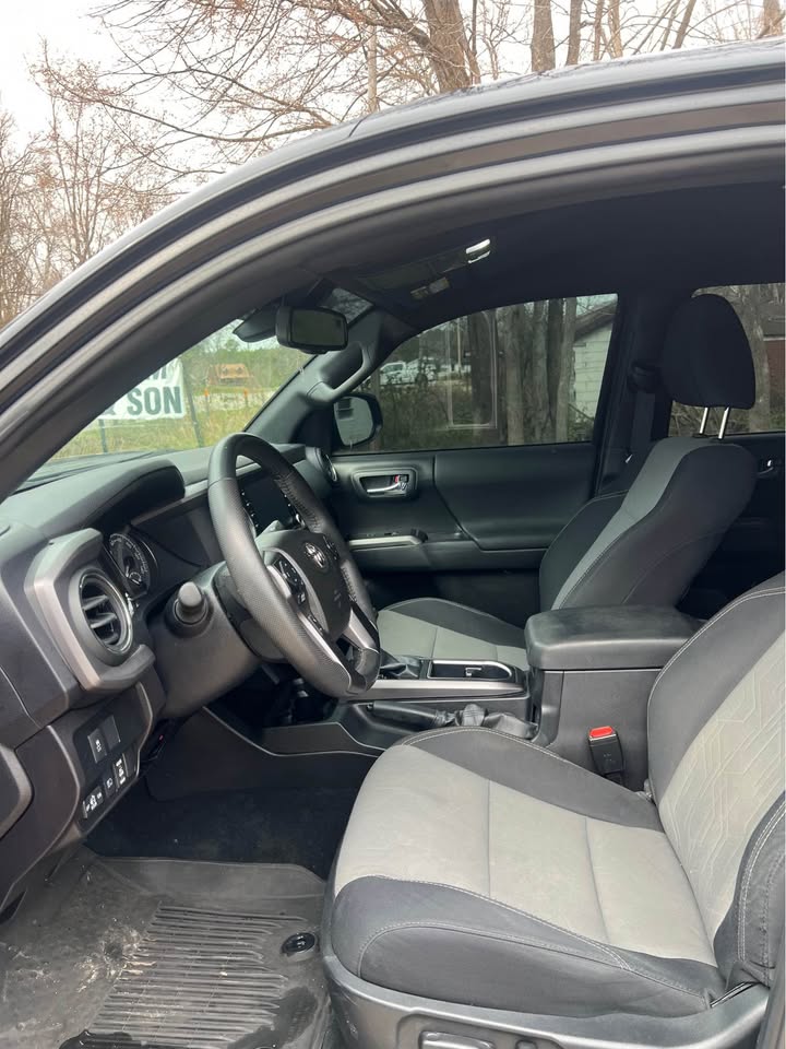 TOYOTA TACOMA 2022 TRD OFF-ROAD – Black | V6 4WD | Low Mileage | Call 📞 0244568056