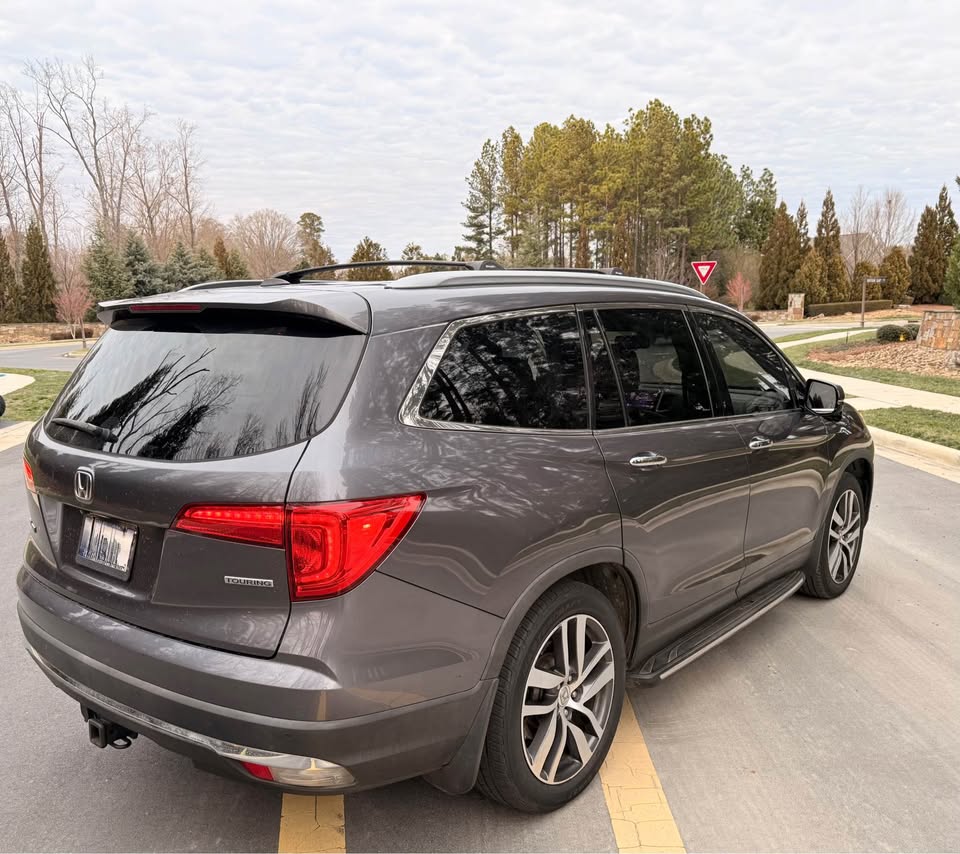 HONDA PILOT TOURING 2017 – Clean USA Import | 8-Seater SUV Ghana | Call 📞 0244568056 | Pay Ghana Cedi (GHS) Equivalent