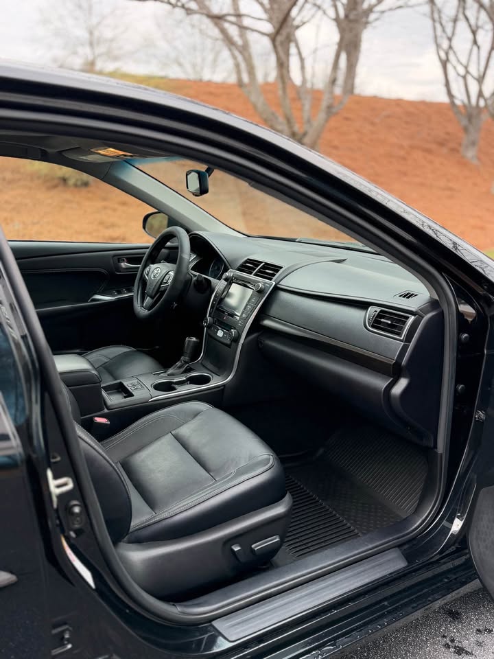 2017 TOYOTA CAMRY XLE – Clean USA Import Sedan Ghana | Call 📞 0244568056 | Pay Ghana Cedi (GHS) Equivalent