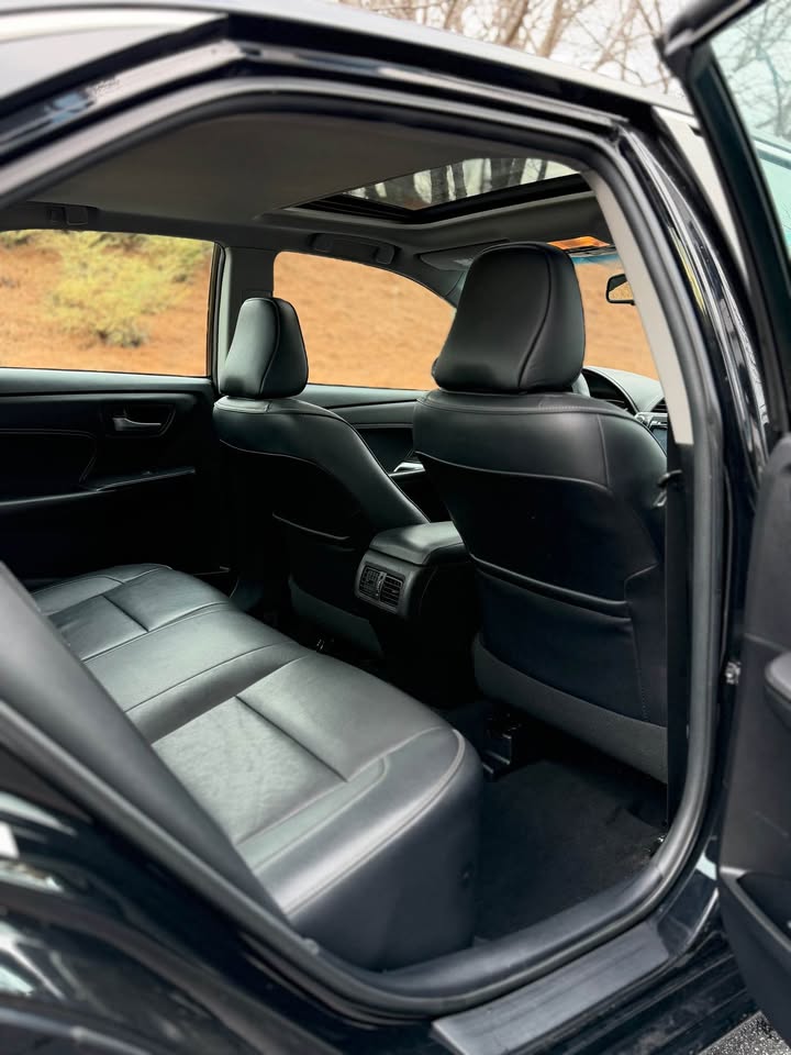 2017 TOYOTA CAMRY XLE – Clean USA Import Sedan Ghana | Call 📞 0244568056 | Pay Ghana Cedi (GHS) Equivalent