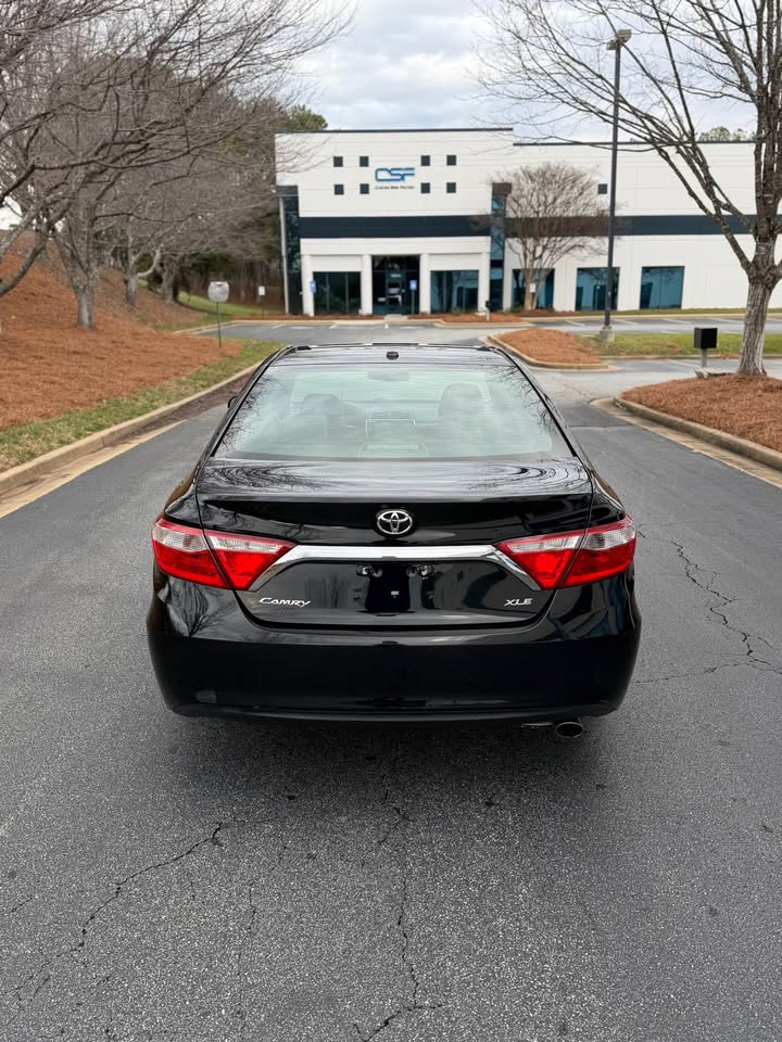 2017 TOYOTA CAMRY XLE – Clean USA Import Sedan Ghana | Call 📞 0244568056 | Pay Ghana Cedi (GHS) Equivalent