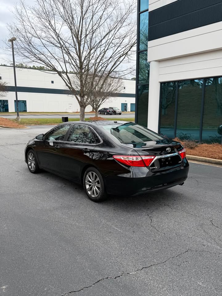 2017 TOYOTA CAMRY XLE – Clean USA Import Sedan Ghana | Call 📞 0244568056 | Pay Ghana Cedi (GHS) Equivalent