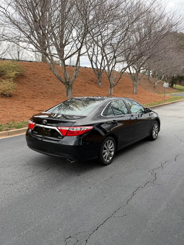 2017 TOYOTA CAMRY XLE – Clean USA Import Sedan Ghana | Call 📞 0244568056 | Pay Ghana Cedi (GHS) Equivalent
