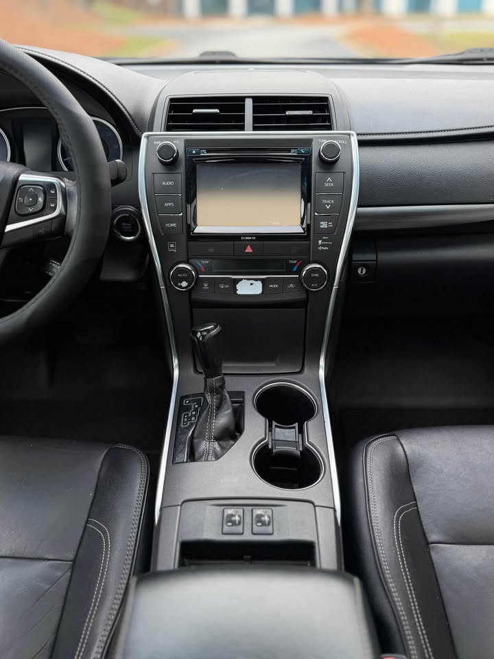 2017 TOYOTA CAMRY XLE – Clean USA Import Sedan Ghana | Call 📞 0244568056 | Pay Ghana Cedi (GHS) Equivalent