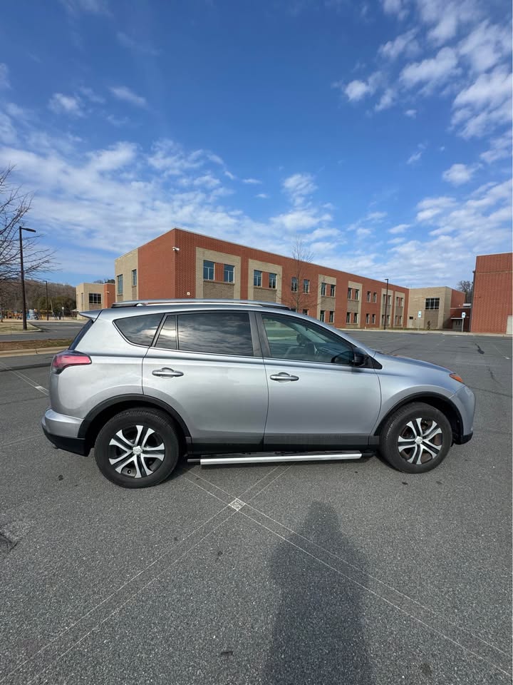 2016 TOYOTA RAV4 AWD – Clean USA Import | SUV Ghana | Call 📞 0244568056 | Pay Ghana Cedi (GHS) Equivalent
