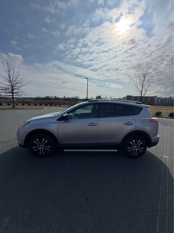 2016 TOYOTA RAV4 AWD – Clean USA Import | SUV Ghana | Call 📞 0244568056 | Pay Ghana Cedi (GHS) Equivalent