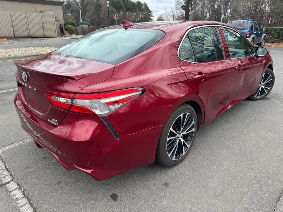 TOYOTA CAMRY HYBRID 2018 SE – Hybrid, Leather & Sunroof | Red Wine | Call 📞 0244568056 | Pay Ghana Cedi (GHS) Equivalent