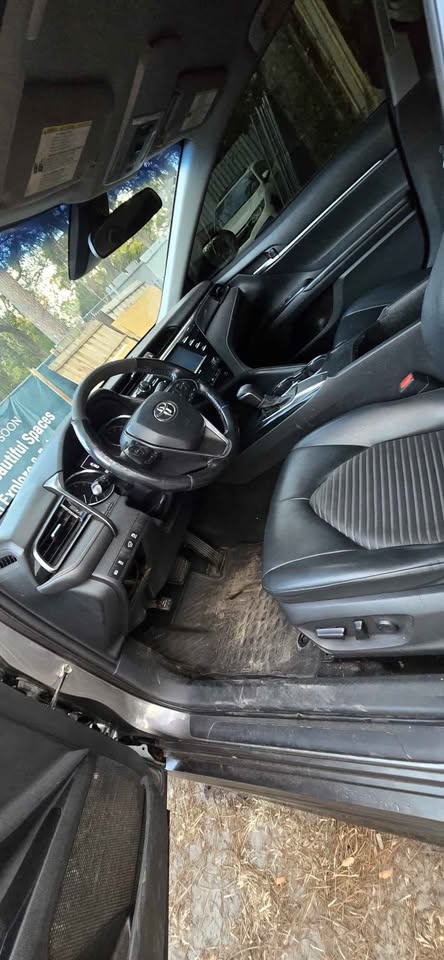 TOYOTA CAMRY 2020 XLE – Leather & Tech | Midnight Black | Call 📞 0244568056 | Pay Ghana Cedi (GHS) Equivalent